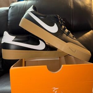 Nike Court Shot  Black /white -gum Light Brown  Men’s 10.5 Or Women’s 12 New